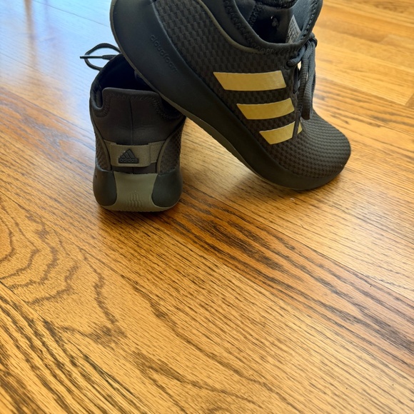 Adidas Cloudfoam tennis shoes 6.5 - Picture 5 of 9